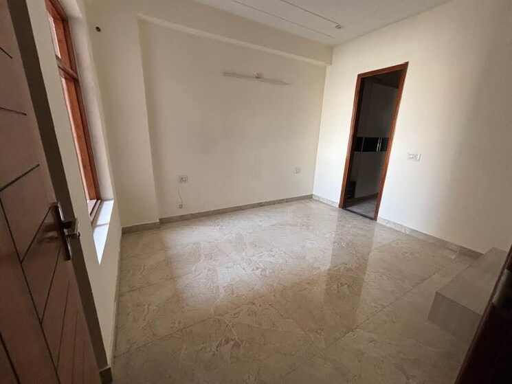 Room, sector 7 2 Bedroom 153 Sq.Yd. Builder Floor In Sector 7 Gurgaon 8647691