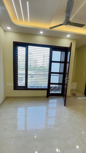 Room in 3 BHK Builder Floor at Fidato Honour Homes, Sector 89 – for Sale