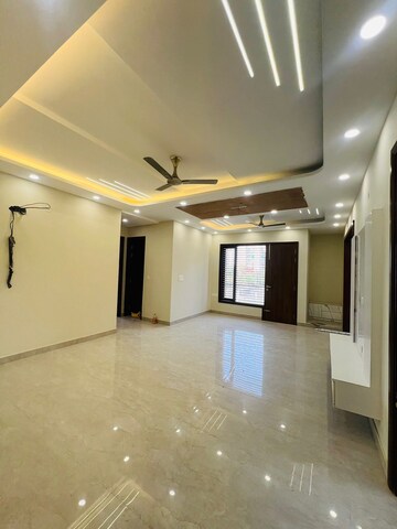Room in 3 BHK Builder Floor at Fidato Honour Homes, Sector 89 – for Sale
