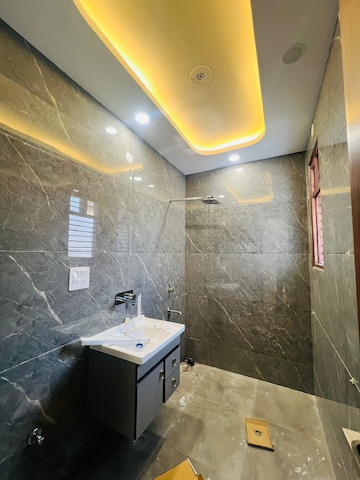 Bathroom in 3 BHK Builder Floor at Fidato Honour Homes, Sector 89 – for Sale