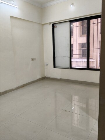Room in 2 BHK Apartment at Fairmont Palazo, Santacruz East – for Rent