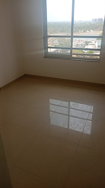 Room in 2.5 BHK Apartment at Goyal Orchid Valley, Shela – for Rent