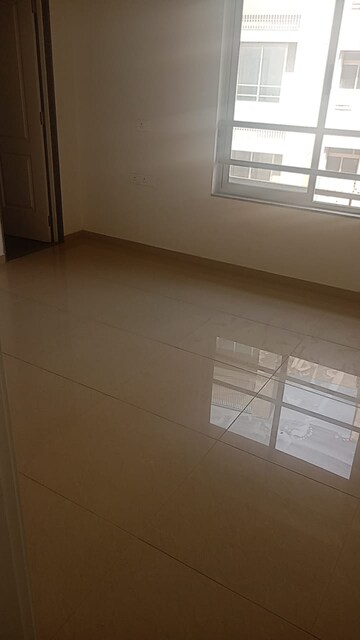 Room in 2.5 BHK Apartment at Goyal Orchid Valley, Shela – for Rent