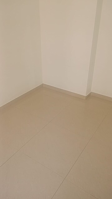 Room in 2.5 BHK Apartment at Goyal Orchid Valley, Shela – for Rent