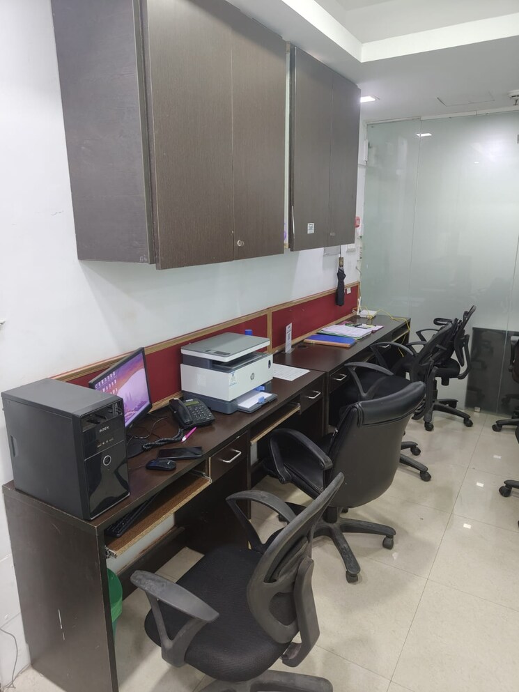 Team Area, spaze-itech-park Commercial Office Space 450 Sq.Ft. In Sector 49 Gurgaon 8647705