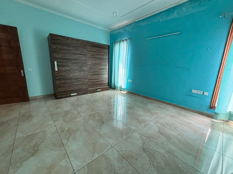 Room, sector 7 3 Bedroom 2200 Sq.Ft. Independent House In Sector 7 Panchkula 8647816