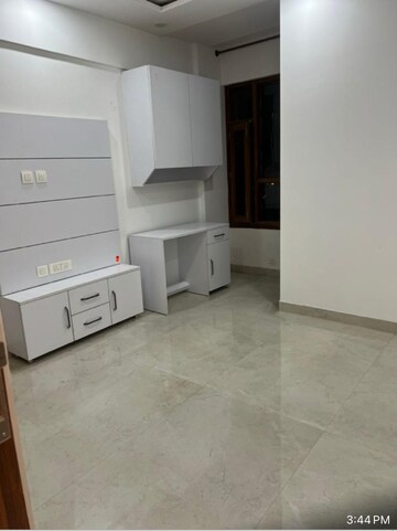 Room in 4 BHK Independent House at Sector 17 – for Rent