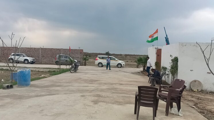  Parking, jewar  133 Sq.Yd. Plot In Jewar Greater Noida 8647909