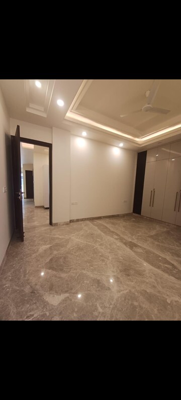 Room in 3 BHK Builder Floor at Greater Kailash I – for Rent