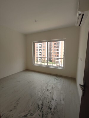 Room in 3.5 BHK Apartment at Shapoorji Pallonji Joyville Gurgaon, Sector 102 – for Sale