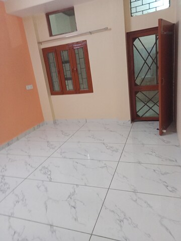 Room in 2 BHK Villa at Aliganj – for Rent
