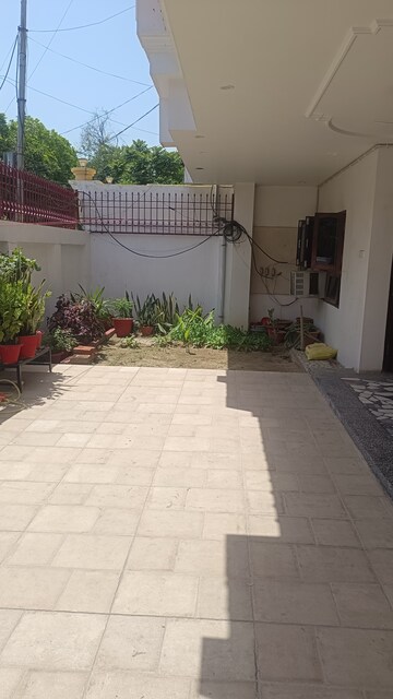 Balcony in 3.5 BHK Builder Floor at Indira Nagar – for Rent