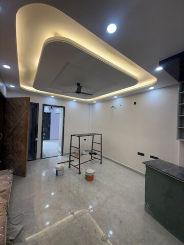 Building Lobby in 3 BHK Builder Floor at BPTP Amstoria Plot, Sector 102 – for Rent