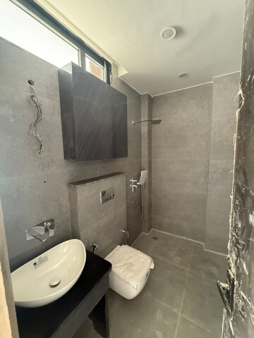 Bathroom in 3 BHK Builder Floor at BPTP Amstoria Plot, Sector 102 – for Rent