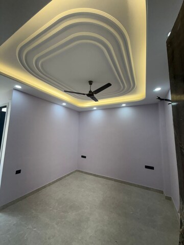 Furnished Amenities in 3 BHK Builder Floor at BPTP Amstoria Plot, Sector 102 – for Rent