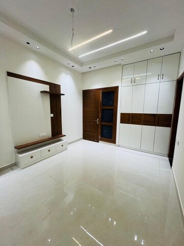 Room in 3 BHK Builder Floor at KharaR-Banur Road – for Rent