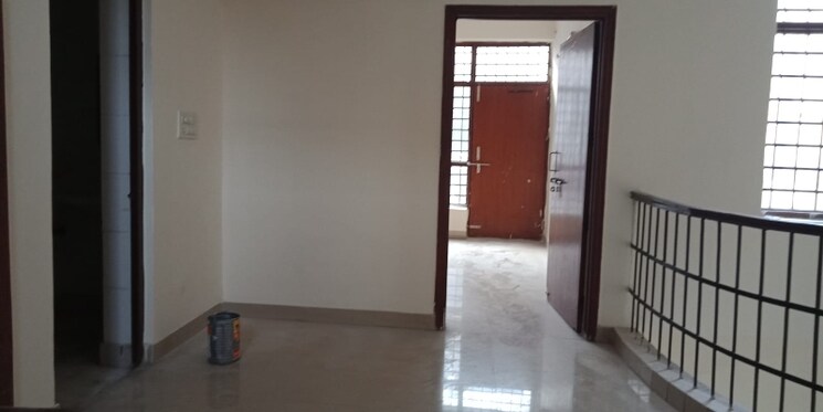 Room, sector 135 3.5 Bedroom 180 Sq.Mt. Villa In Sector 135 Noida 8648071
