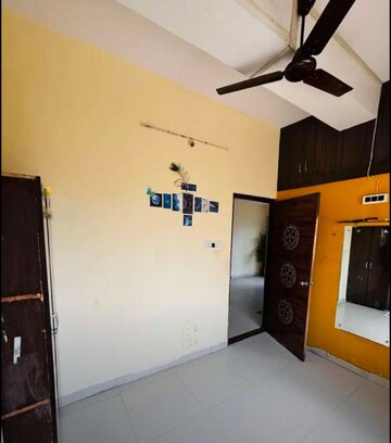 Room in 3 BHK Independent House at Baghmugalia – for Rent
