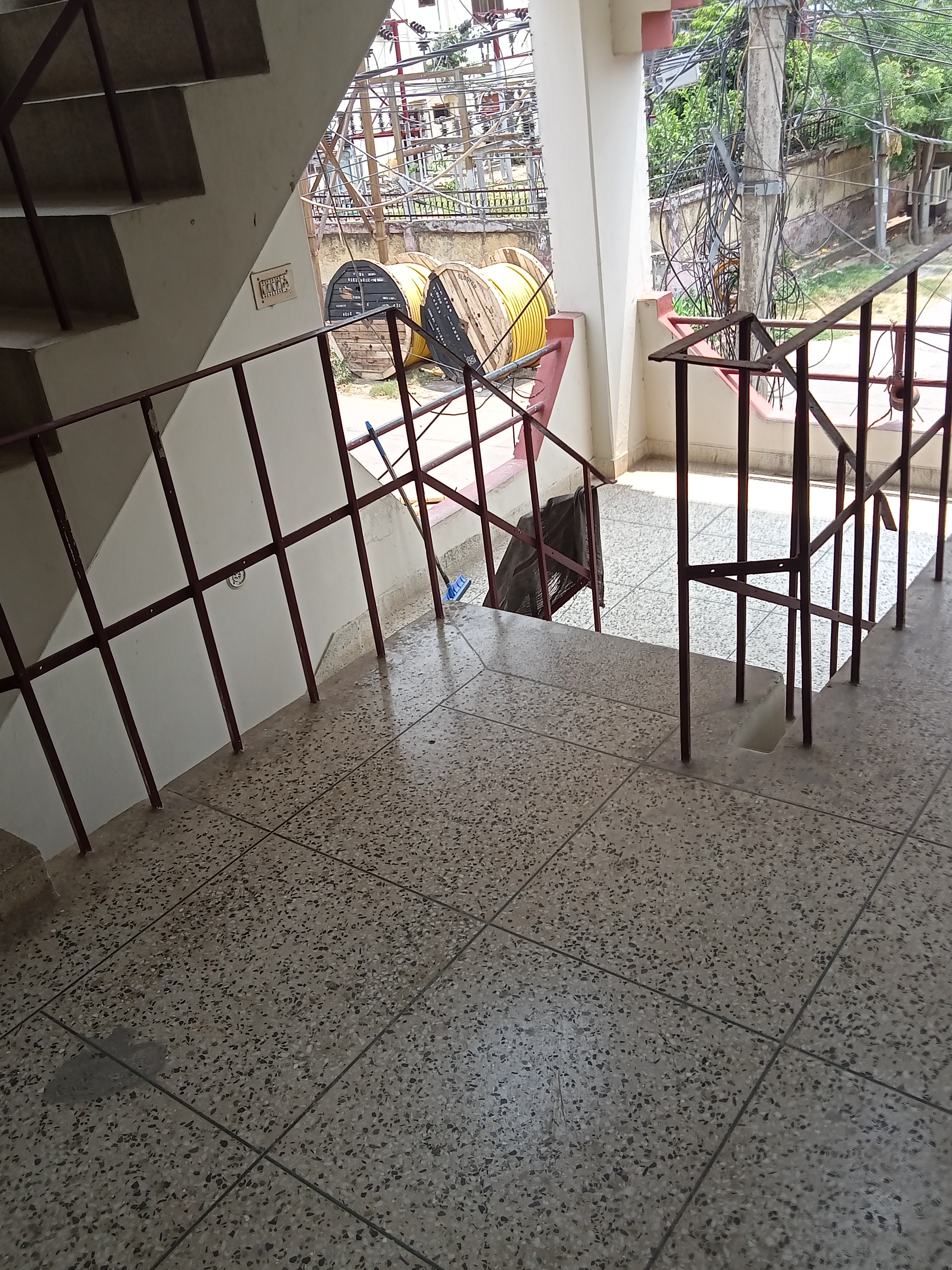 2 BHK + Pooja Room Independent House For Rent in Aliganj