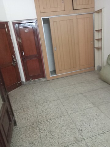 Room in 2 BHK Independent House at Aliganj – for Rent