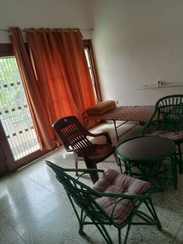 Living Room in 2 BHK Independent House at Aliganj – for Rent