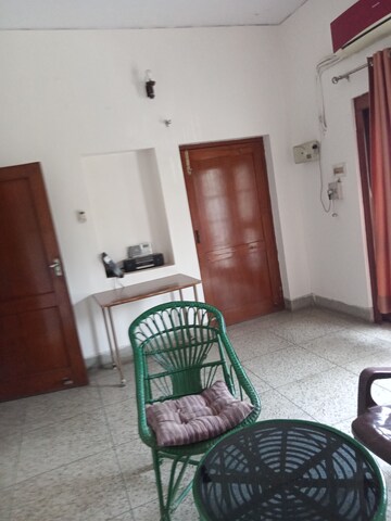 Living Room in 2 BHK Independent House at Aliganj – for Rent