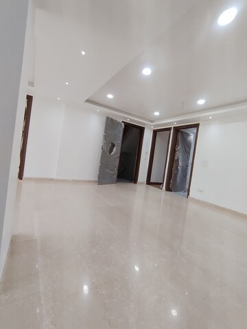 Room in 3 BHK Builder Floor at Sushant Lok I – for Sale
