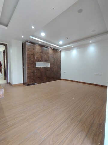 Room in 3 BHK Builder Floor at Sushant Lok I – for Sale