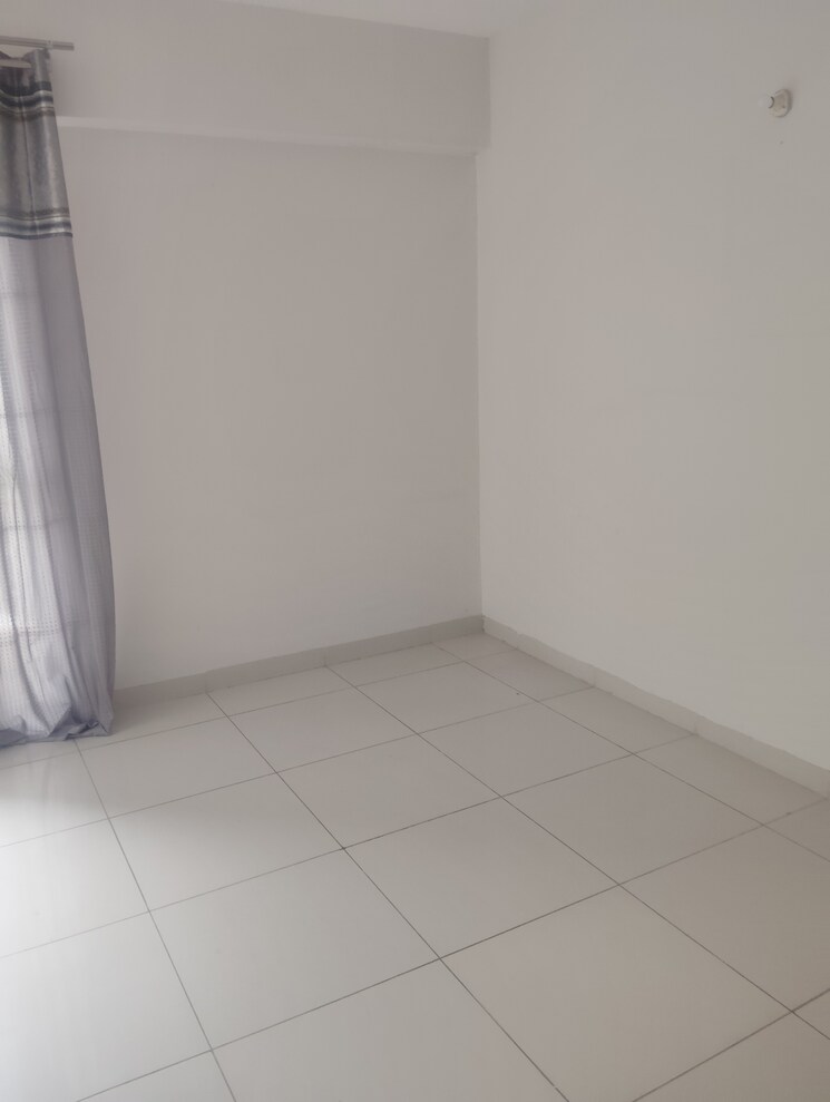 Room, kharar kurali highway 3 Bedroom 1200 Sq.Ft. Apartment In KharaR Kurali Highway Mohali 8648212