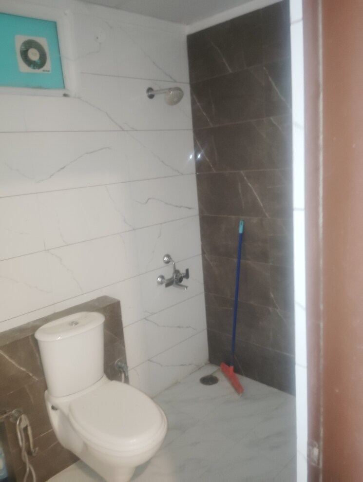 Bathroom, kharar kurali highway 3 Bedroom 1200 Sq.Ft. Apartment In KharaR Kurali Highway Mohali 8648212