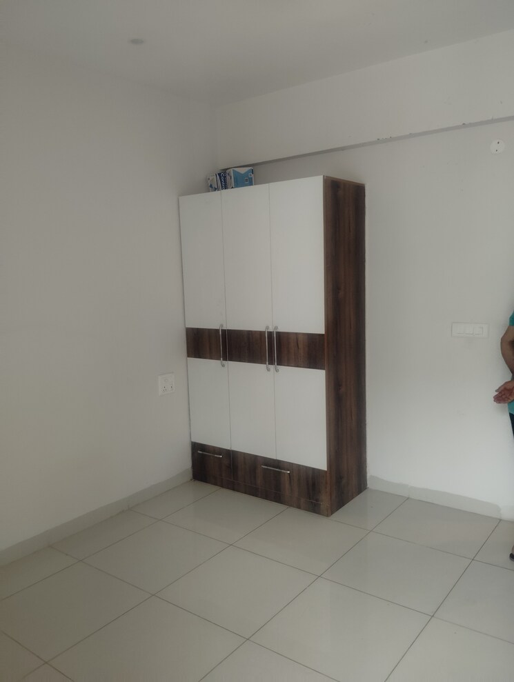 Room, kharar kurali highway 3 Bedroom 1200 Sq.Ft. Apartment In KharaR Kurali Highway Mohali 8648212