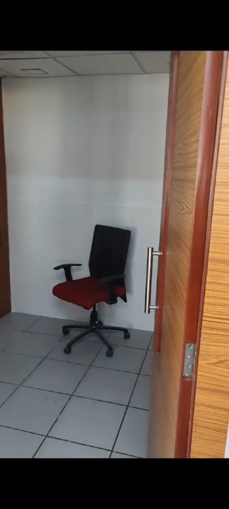 Team Area, hn-safal-profitaire Commercial Office Space 2735 Sq.Ft. In Prahlad Nagar Ahmedabad 8648215