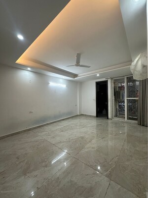 Room in 3 BHK Builder Floor at Saket – for Sale