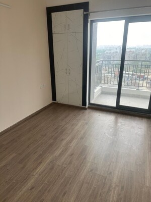 Room in 2 BHK Apartment at Amrapali Leisure Park, Amrapali Leisure Valley – for Sale