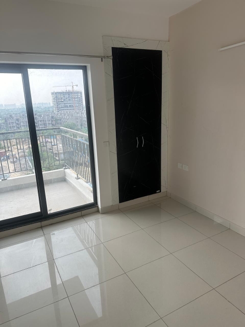 2 BHK + Study Room Apartment For Sale in Amrapali Leisure Park