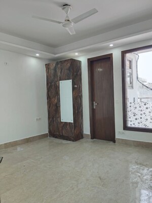 Room in 3 BHK Builder Floor at Saket – for Sale