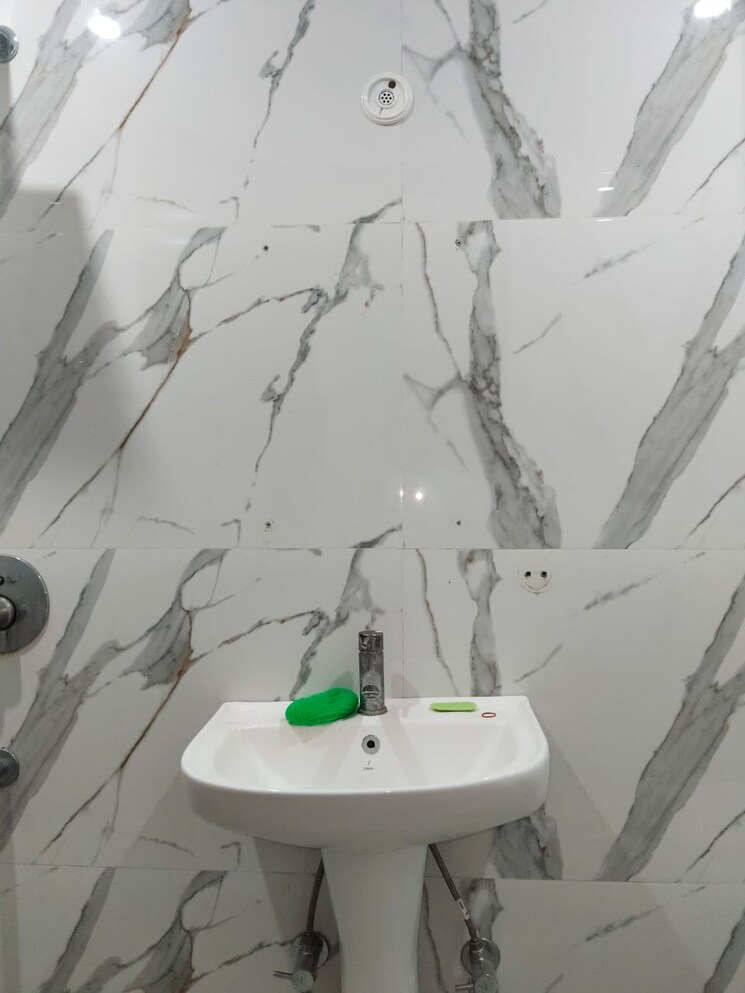 Bathroom, saket 3 Bedroom 1503 Sq.Ft. Builder Floor In Saket Delhi 8648270