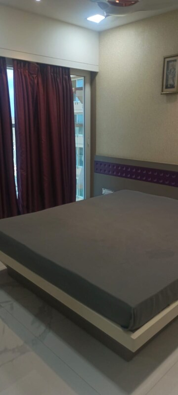 Bedroom in 2 BHK Apartment at Sheth Vasant Oasis, Andheri East – for Rent