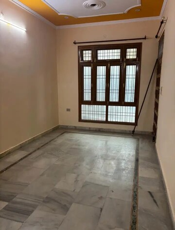 Room in 2 BHK Independent House at Jankipuram – for Rent