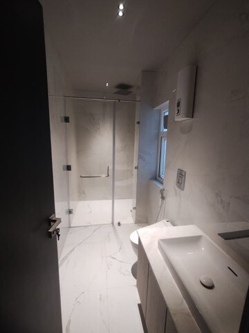 Bathroom in 5 BHK Villa at Amrapali Dream Valley, Tech Zone 4 Greater Noida – for Sale