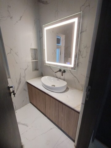 Bathroom in 5 BHK Villa at Amrapali Dream Valley, Tech Zone 4 Greater Noida – for Sale