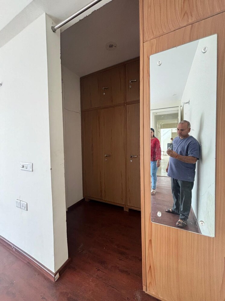 Room, awho-shanti-vihar 3 Bedroom 1350 Sq.Ft. Apartment In Sector 95 Gurgaon 8648293