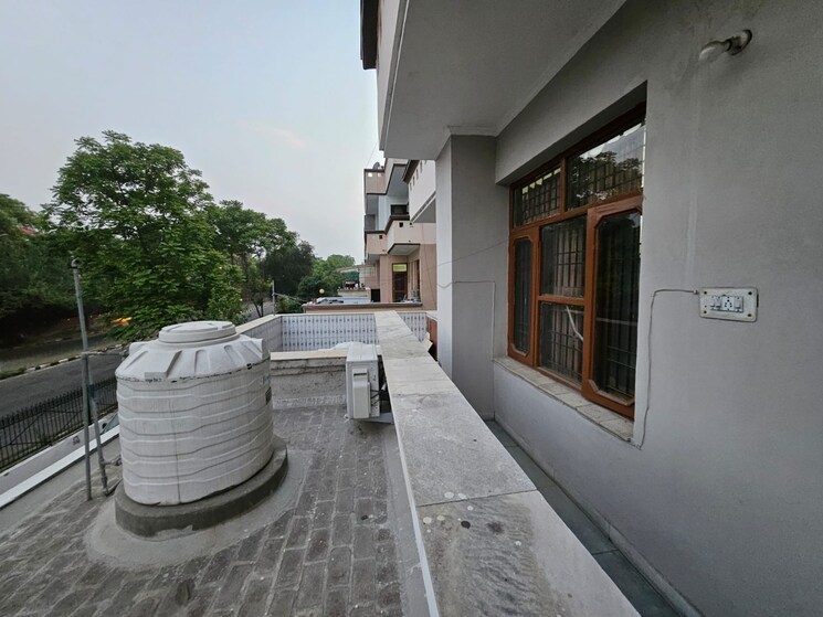 Balcony, sector 50 3 Bedroom 3000 Sq.Ft. Builder Floor In Sector 50 Chandigarh 8648306