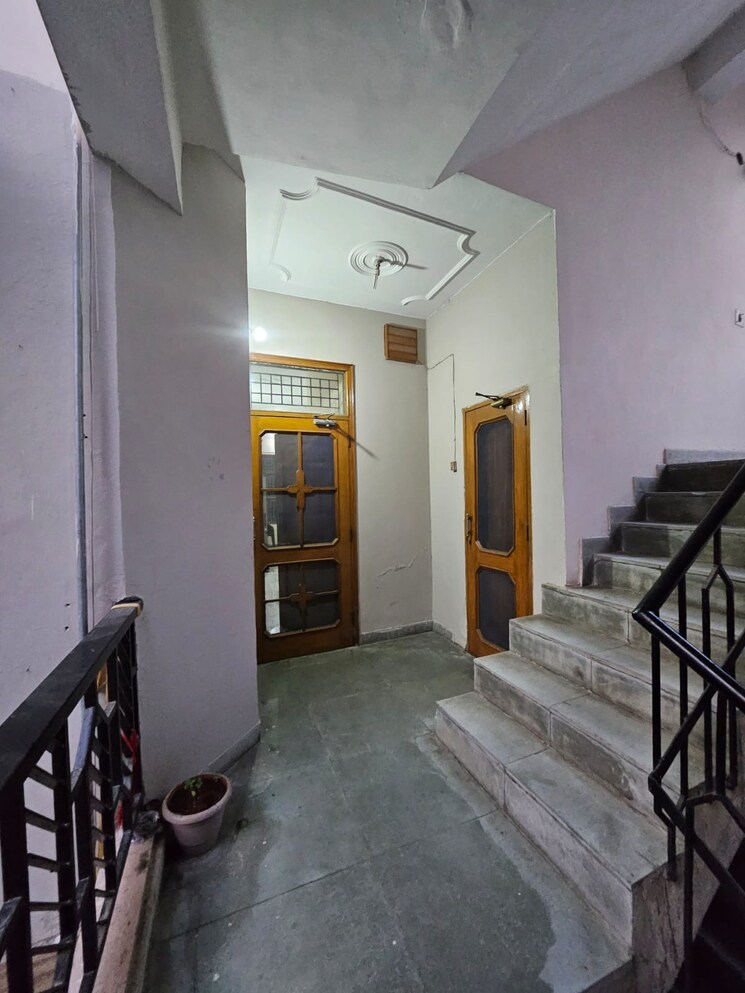  Parking, sector 50 3 Bedroom 3000 Sq.Ft. Builder Floor In Sector 50 Chandigarh 8648306