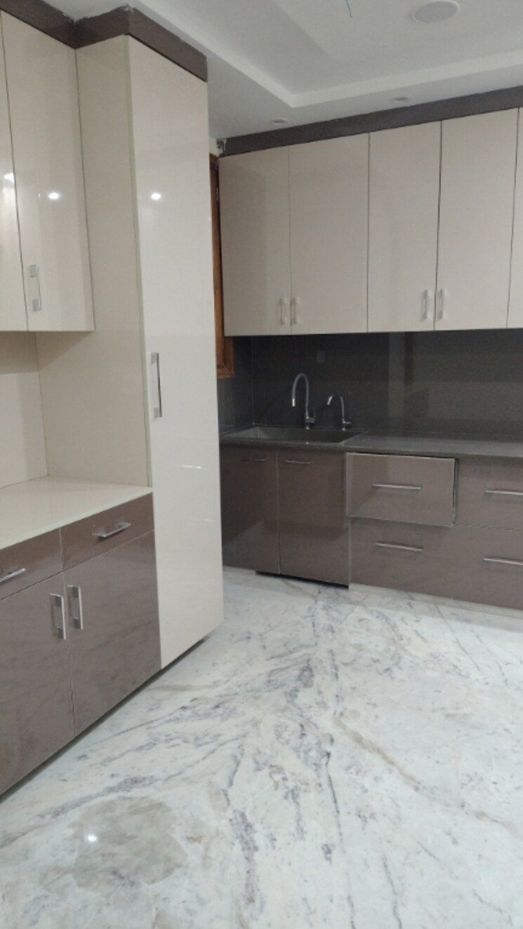 Bathroom, vasundhara sector 3 4 Bedroom 2300 Sq.Ft. Builder Floor In Vasundhara Sector 3 Ghaziabad 8648383