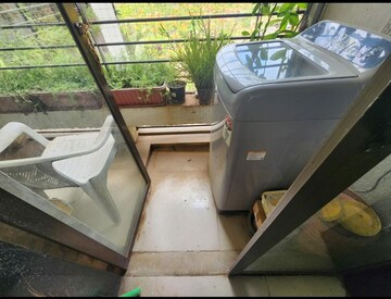 Balcony in 1.5 BHK Apartment at Living Essence, Kandivali East – for Sale