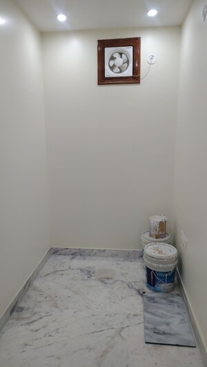 Furnished Amenities in 4 BHK Builder Floor at Vasundhara Sector 3 – for Sale