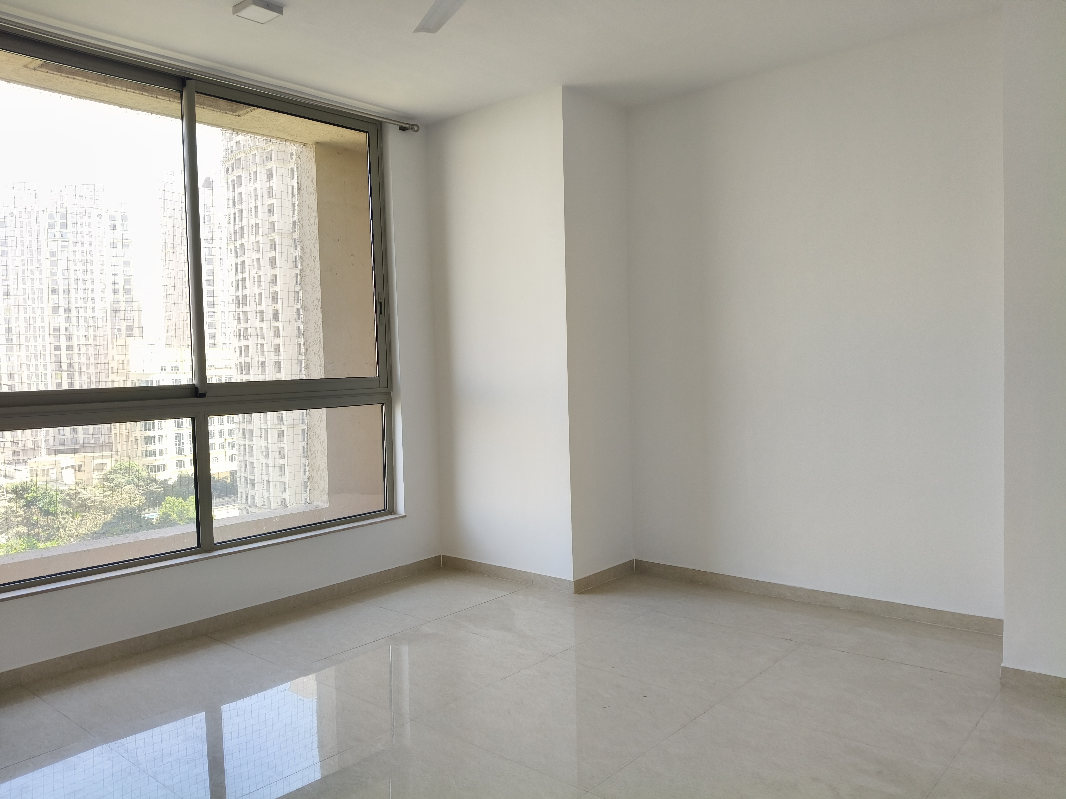 2 BHK + Extra Room Apartment For Rent in Hiranandani Paloma