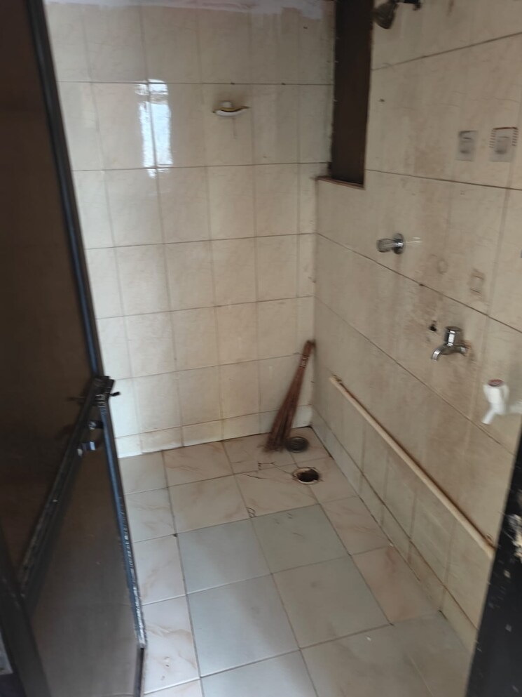 Bathroom, omkar-palace-chs 2 Bedroom 850 Sq.Ft. Apartment In Bhayandar East Thane 8648363