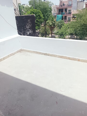 1 BHK Independent House For Rent in RWA Apartments Sector 53, Sector 53